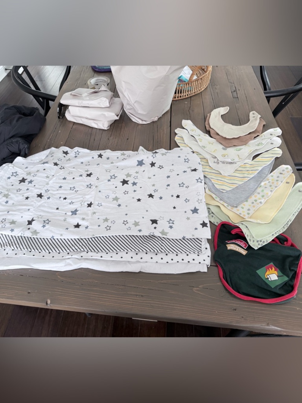 Star Pattern Muslin Swaddle Set - White with Gray and Black Stars